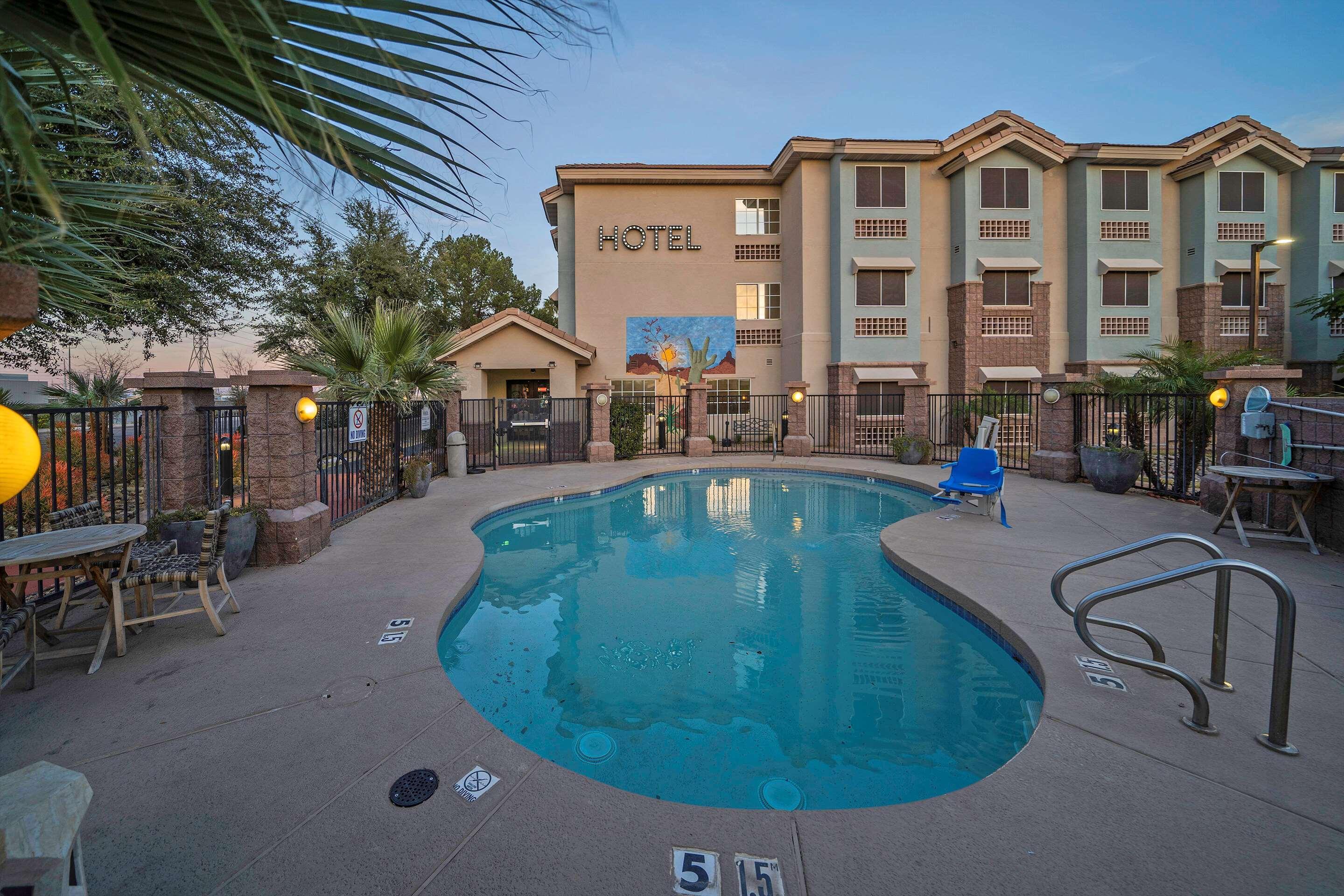 La Quinta Inn & Suites By Wyndham Tempe University, Phoenix Екстериор снимка