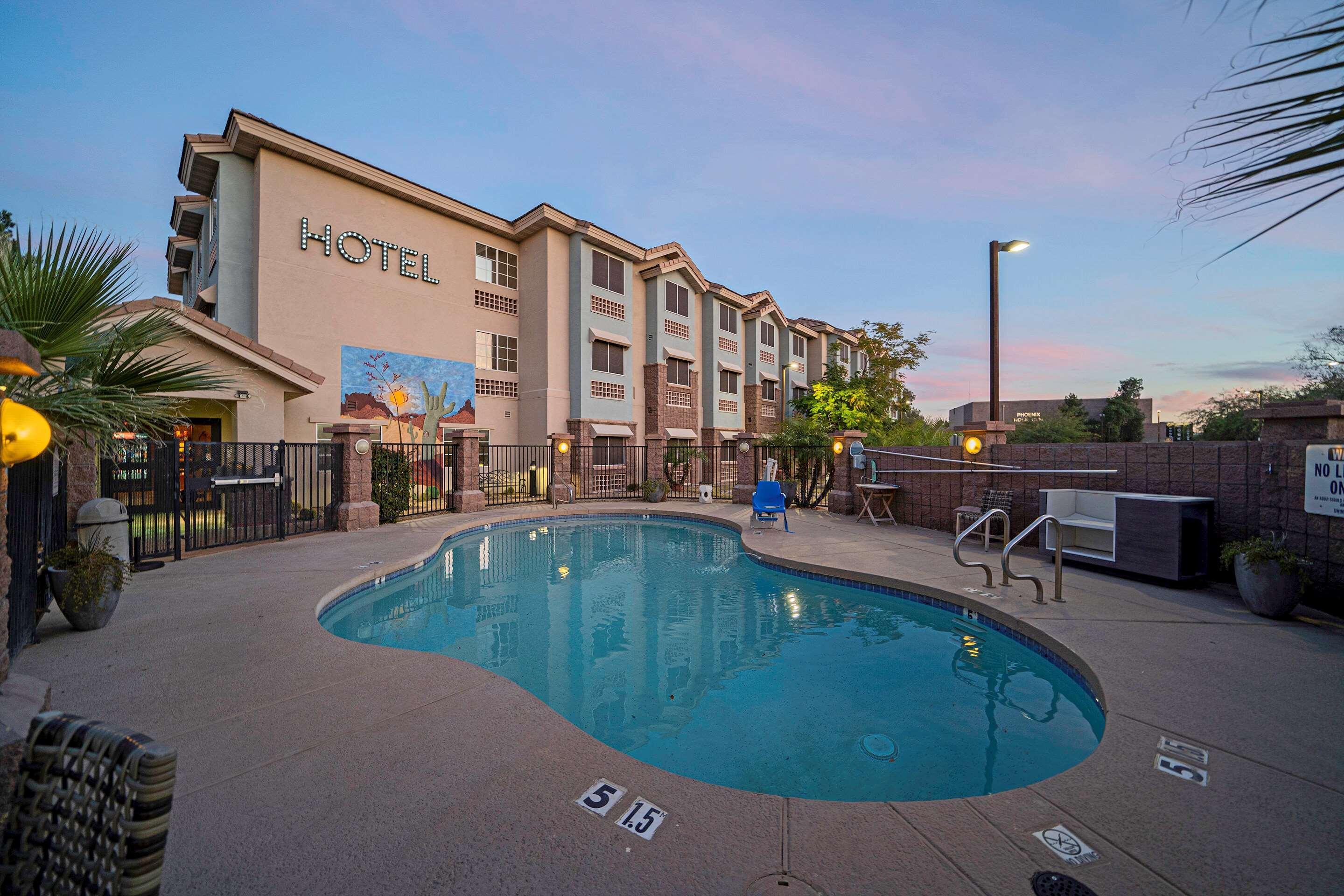 La Quinta Inn & Suites By Wyndham Tempe University, Phoenix Екстериор снимка