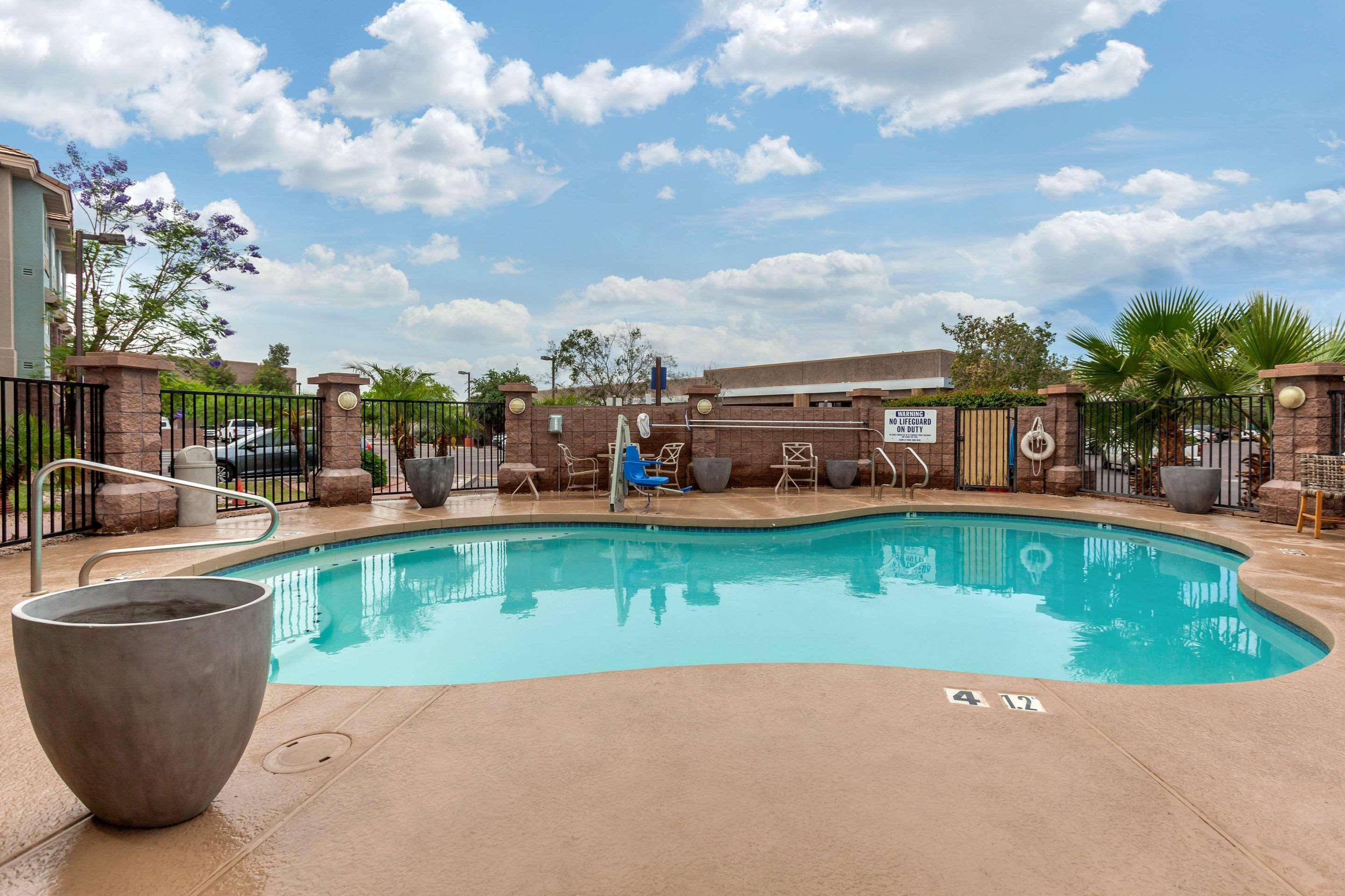 La Quinta Inn & Suites By Wyndham Tempe University, Phoenix Екстериор снимка