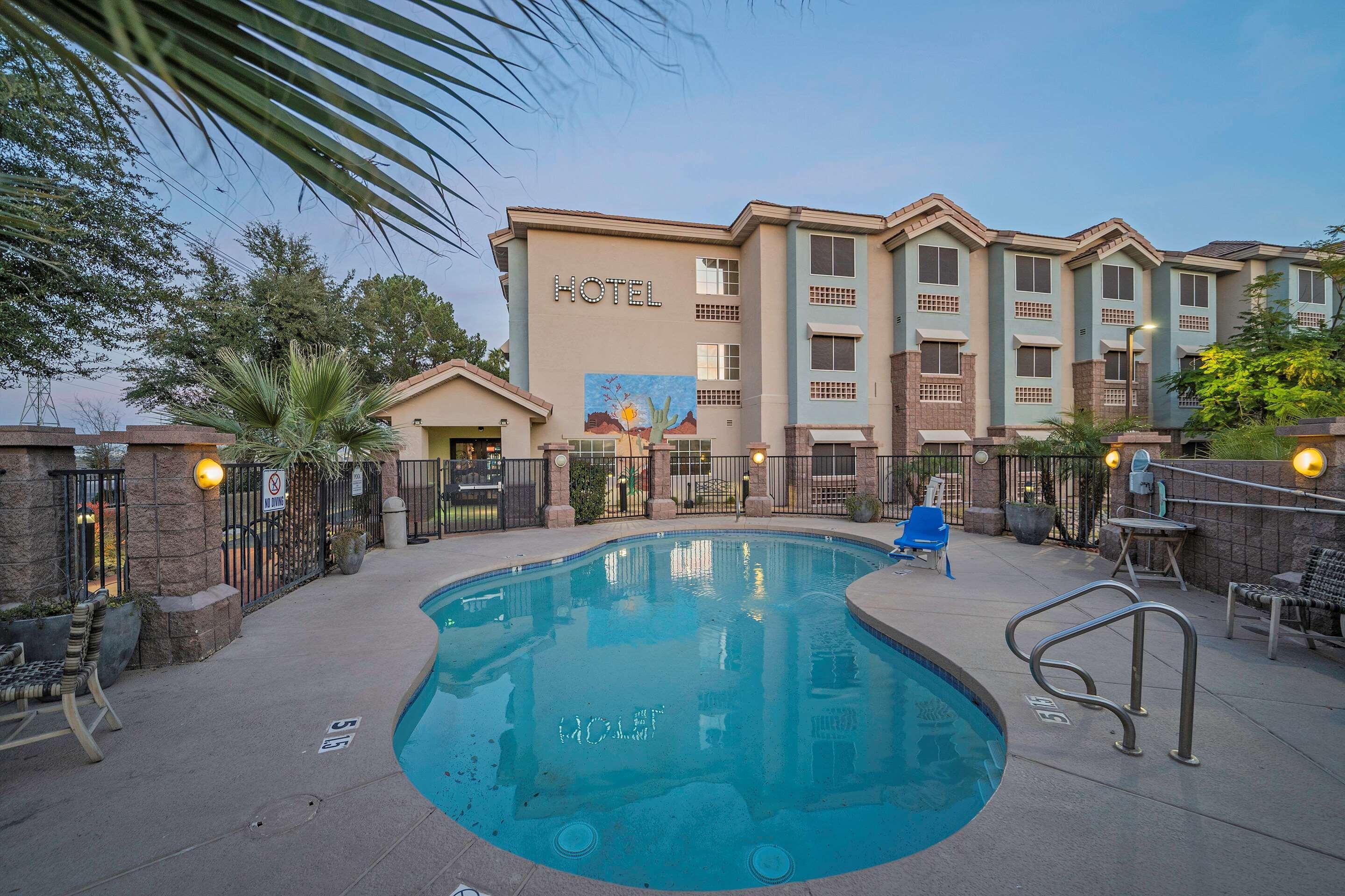 La Quinta Inn & Suites By Wyndham Tempe University, Phoenix Екстериор снимка