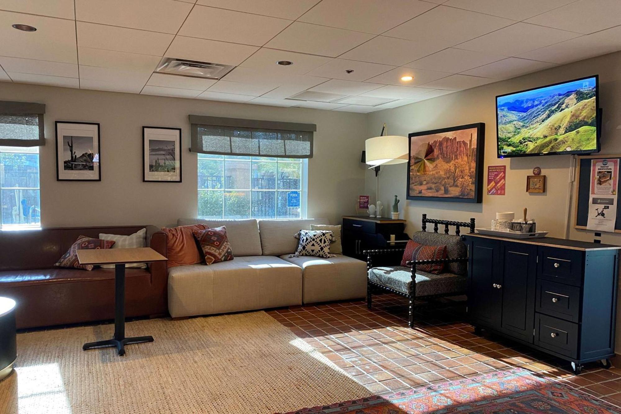 La Quinta Inn & Suites By Wyndham Tempe University, Phoenix Екстериор снимка