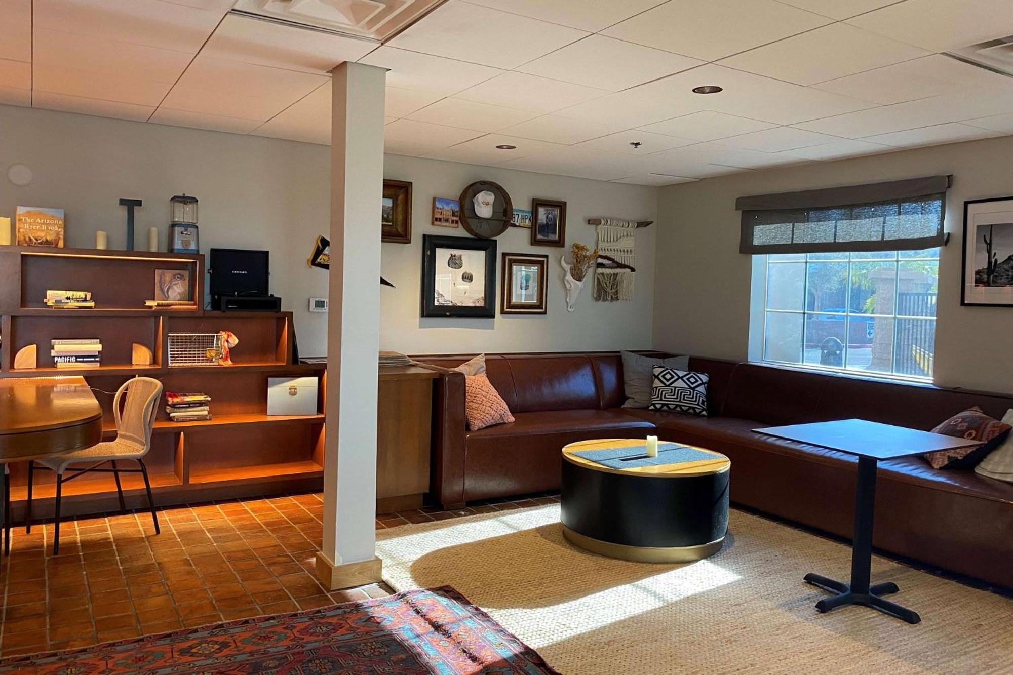 La Quinta Inn & Suites By Wyndham Tempe University, Phoenix Екстериор снимка