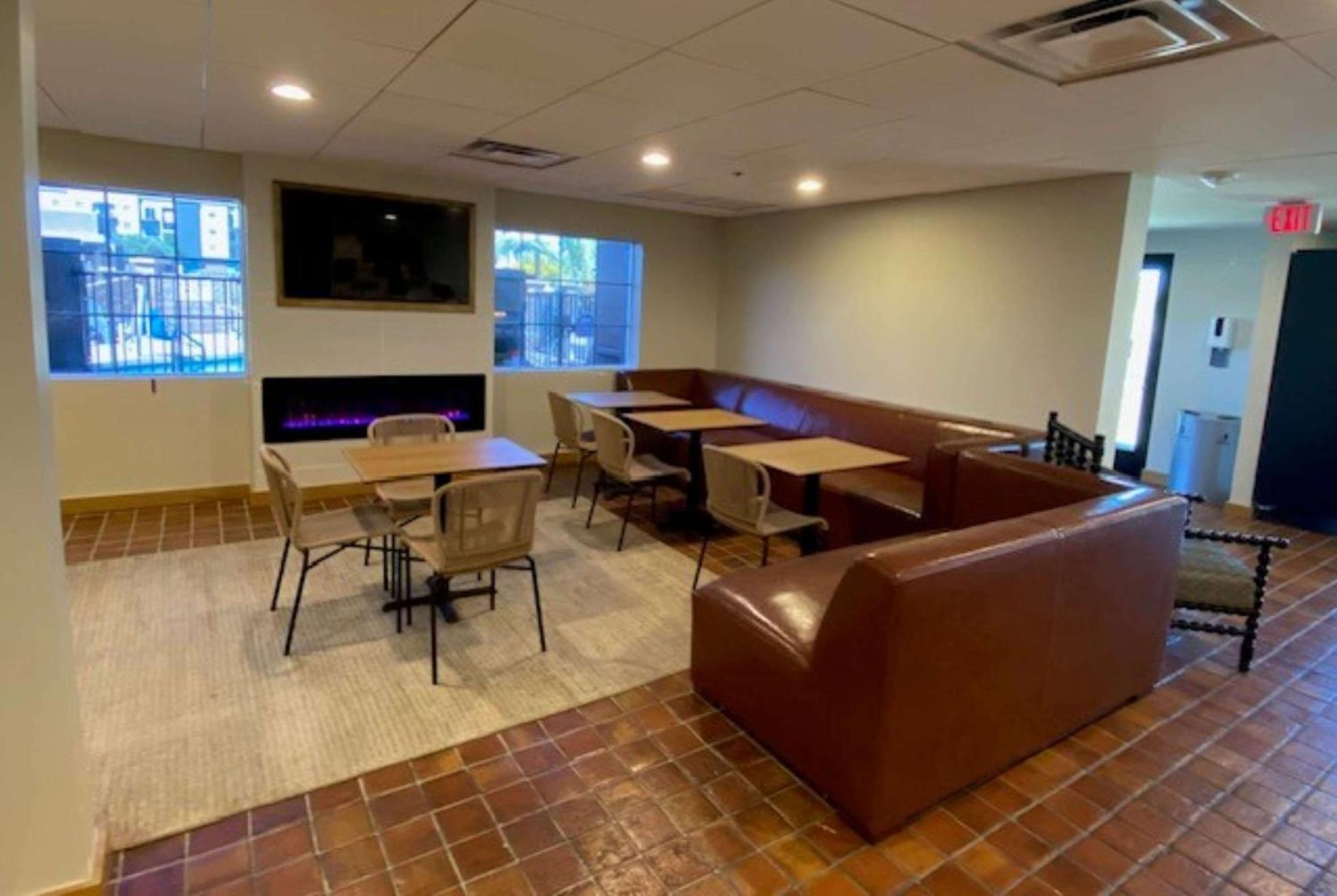 La Quinta Inn & Suites By Wyndham Tempe University, Phoenix Екстериор снимка